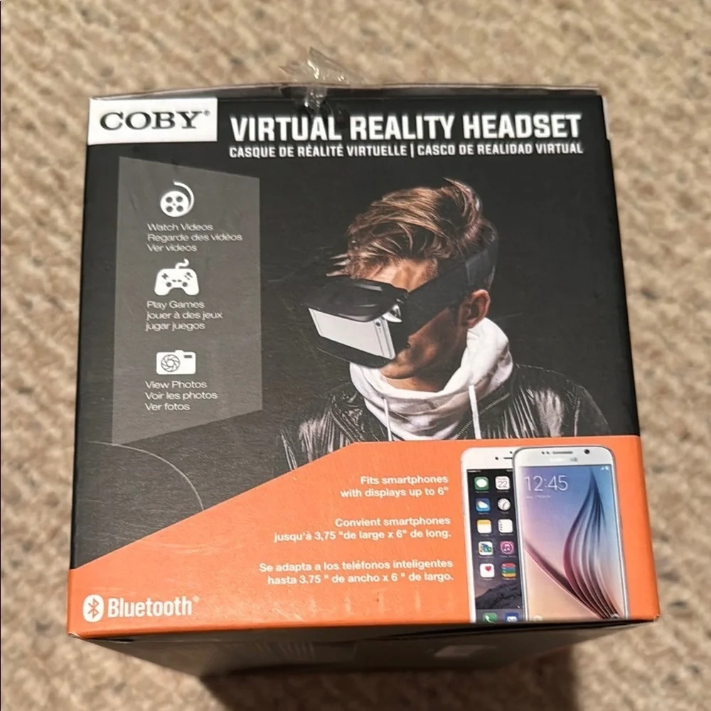 Black Virtual Reality Headset to be used with phone, Brand new in Box -